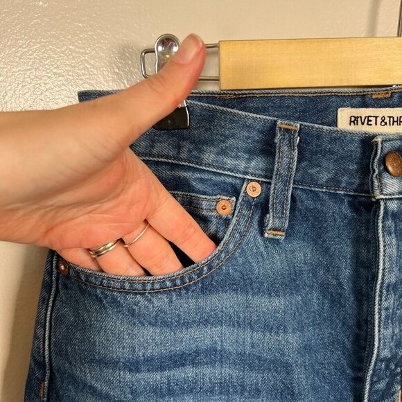 Rivet & Thread Perfect Vintage Crop Jeans Size 28 Frayed Hem Button Fly Blue - Picture 5 of 11